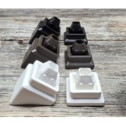 4. Gros connecteurs carrés en 3 couleurs (pq. de 20 avec vis ou à l'unité)