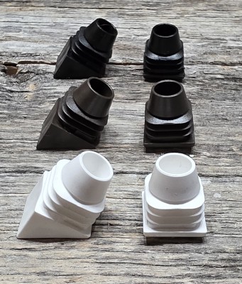 2. Petits connecteurs carrés en 3 couleurs (pq. de 20 avec vis ou à l'unité) 2. Petits connecteurs carrés en 3 couleurs (pq. de 20 avec vis ou à l'unité)