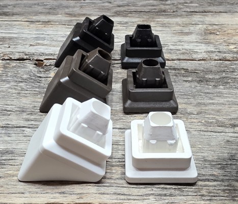 4. Gros connecteurs carrés en 3 couleurs (pq. de 20 avec vis ou à l'unité)